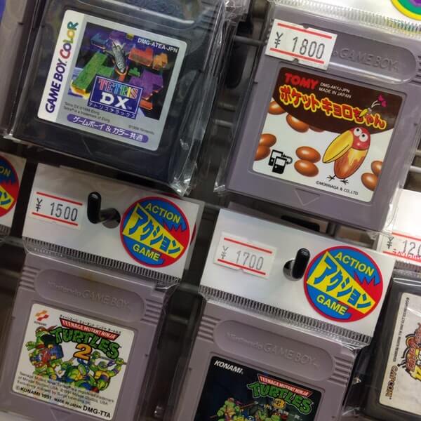 stores that sell retro games